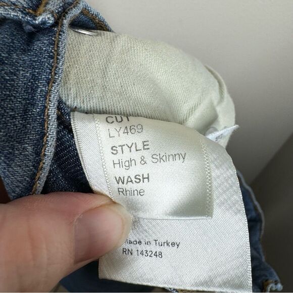 Reformation High & Skinny Jeans Rhine Wash Denim Stretch Women’s Size 28 - Picture 8 of 8